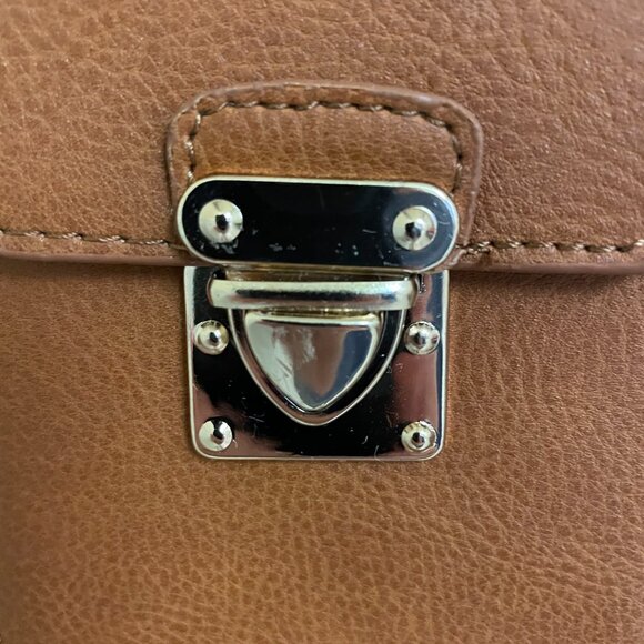 Alba faux/vegan leather cross body cell phone purse NWT - Picture 8 of 12